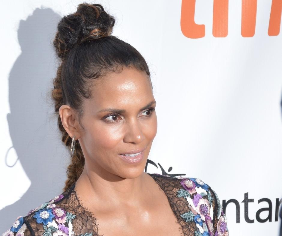 Halle Berry’s Bio, Height, Weight, Body Measurements, Dating History & More